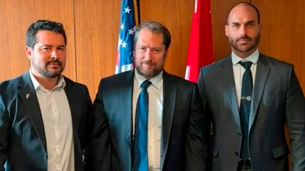 A lista que fez Lula proibir entrada de assessor de Trump no Brasil