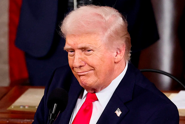 Após uma semana de guerra, Trump exige "rendição incondicional" do Irã