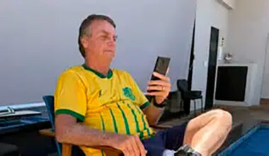 Bolsonaro tem broncopneumonia e está na UTI, diz boletim médico