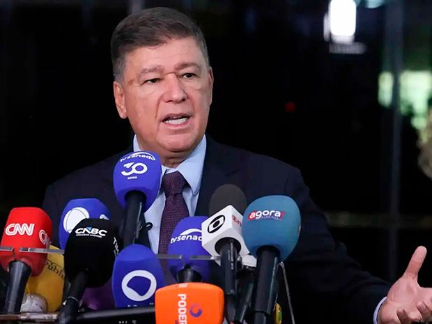 Carlos Viana enviou emendas à Lagoinha quando trabalhava no canal da igreja