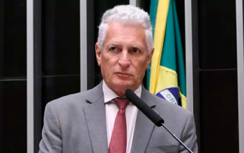 Correia aciona PF para investigar movimentações do Banco Master e empresa do pastor André Valadão