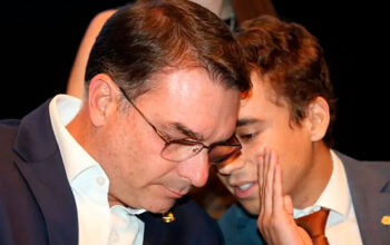 CPI do INSS revela contatos de Flávio Bolsonaro e Nikolas Ferreira com Vorcaro