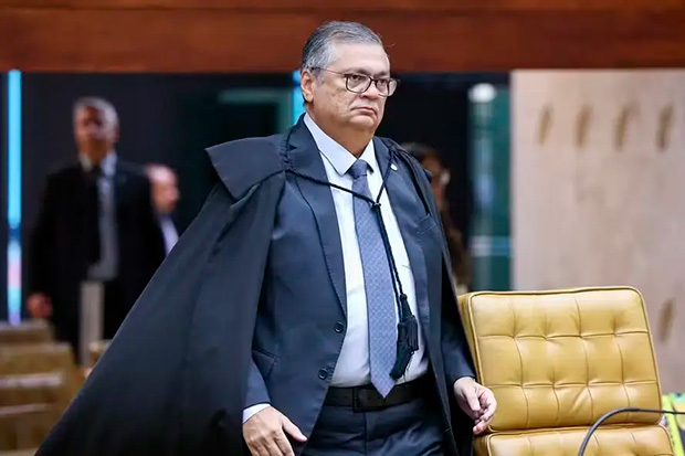 Dino suspende quebra de sigilo de Lulinha determinada pela CPMI do INSS