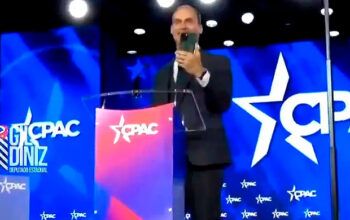 Moraes dá 24 horas para Bolsonaro explicar vídeo de Eduardo em evento extremista nos EUA