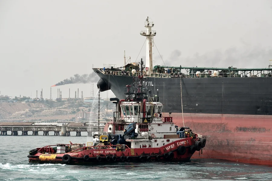 EUA envia 2,5 mil fuzileiros navais para o Estreito de Ormuz