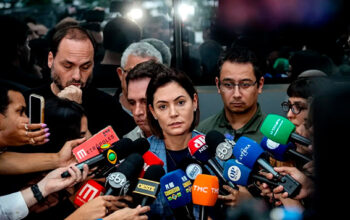 Fake news compartilhada por Michelle provoca ataques e ameaças de morte a jornalistas