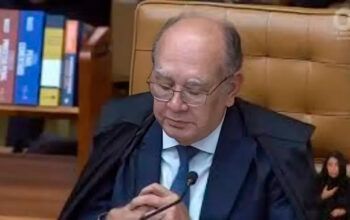 Gilmar se emociona em homenagem a Moraes no STF: “O país tem dívida”