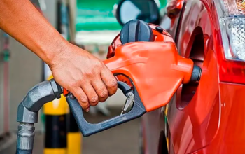 Governo Lula zera impostos do diesel para combater alta do petróleo