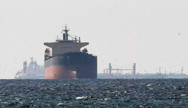 Irã diz que estreito de Ormuz está aberto, exceto para EUA e Israel