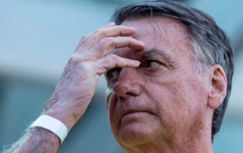 Laudo médico revela que Bolsonaro caminhou 5 km antes da crise de saúde