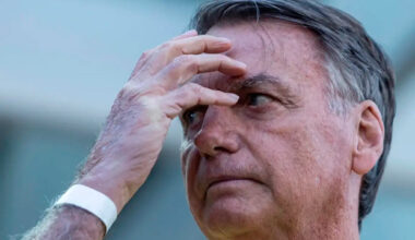 Laudo médico revela que Bolsonaro caminhou 5 km antes da crise de saúde