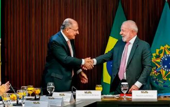 Lula confirma Alckmin como seu candidato a vice para 2026