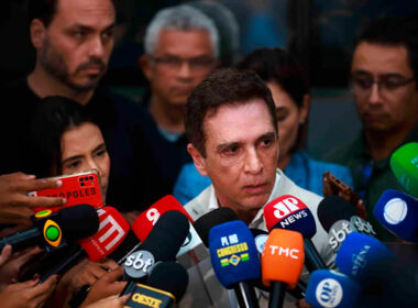 Médico detalha estado de saúde de Bolsonaro: grave