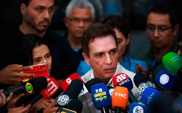 Médico detalha estado de saúde de Bolsonaro: grave