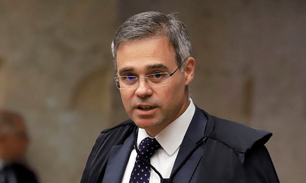 Mendonça acata recurso e ordena que Alcolumbre prorrogue CPMI do INSS
