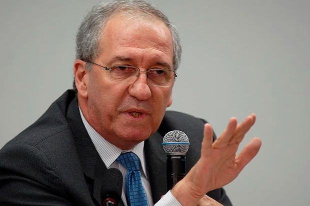 Panamá pede desculpas ao Brasil após reter e deportar o jornalista Franklin Martins