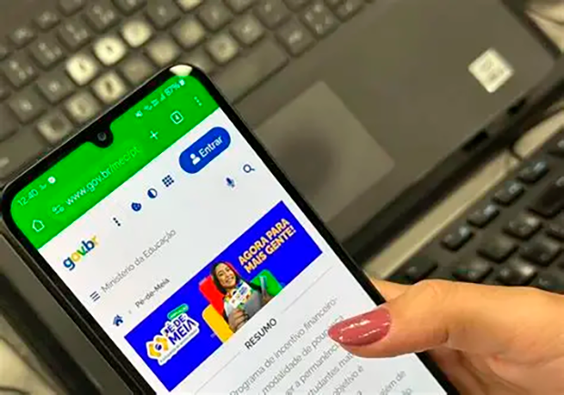 Pé-de-Meia: MEC paga incentivo para nascidos em novembro e dezembro