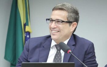 PF investiga possível omissão de Campos Neto no caso Master
