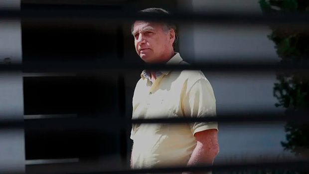 PM na porta e vigilância 24 horas: as regras de Moraes para domiciliar de Bolsonaro