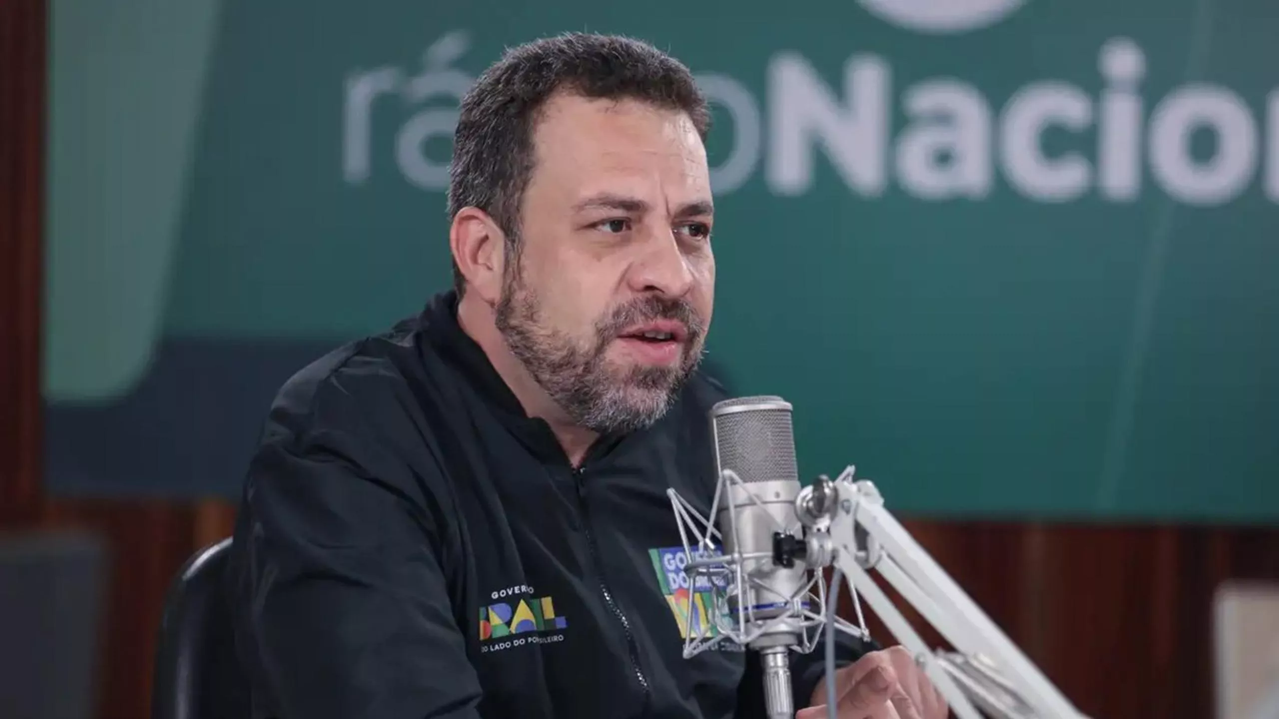 “Posto de combustível que fizer sacanagem vai ser multado pesadamente”, alerta Boulos