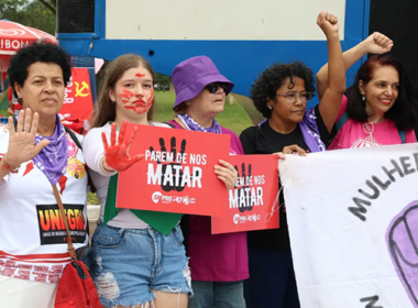 Protestos contra a violência de gênero tomam o Brasil neste 8 de março
