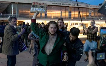 Protestos em Israel contra guerra com Irã ganham força após violência policial e prisões