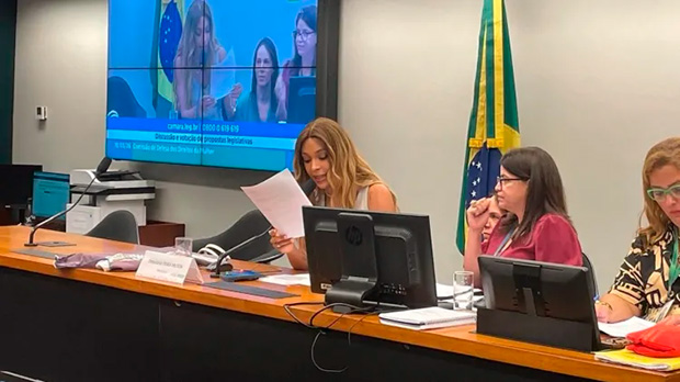 Extrema-direita tumultua estreia de Erika Hilton na Comissão da Mulher