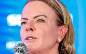 “Governo não vai tolerar aumentos abusivos nos preços dos combustíveis”, diz Gleisi