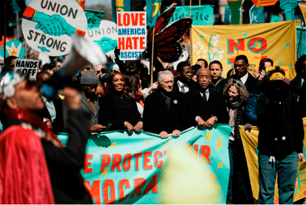 ‘Sem reis’: milhões tomam as ruas dos EUA em protestos contra Trump