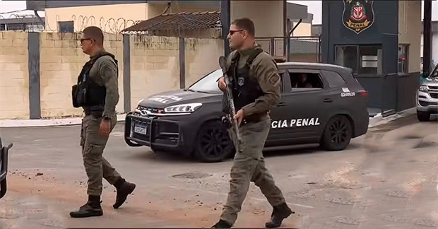 Vorcaro deixa presídio no interior de SP e segue para Penitenciária Federal de Brasília
