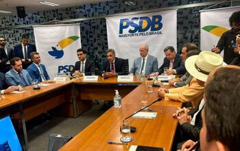 Aécio chama Ciro Gomes de “radical de centro” ao defender sua candidatura pelo PSDB