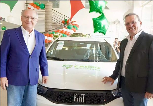 Alckmin comemora alta nas vendas de carros populares com alto desempenho energético e ambiental