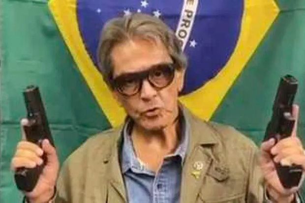 Bolsonarista Jefferson é condenado a pagar R$ 200 mil a agente da PF ferida