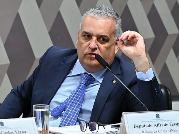 Bolsonarista relator da CPI do INSS, Alfredo Gaspar é investigado por R$ 6 milhões em emendas