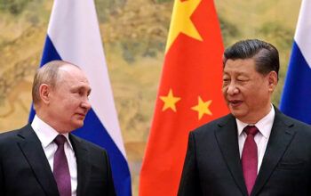 China culpa EUA e Israel por crise em Ormuz e Rússia se oferece para atuar na guerra