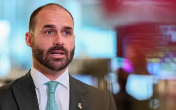 Com Dino, STF tem 3 votos para condenar Eduardo Bolsonaro em processo contra Tabata