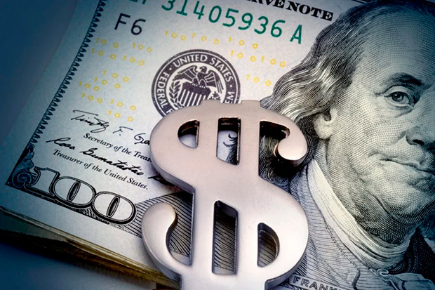 Dólar fica estável e Bolsa cai com petróleo a US$ 101 e impasse no Irã