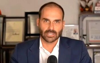 Eduardo Bolsonaro avisa que pretende tumultuar eleições no Brasil