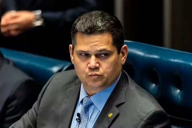 Em indireta a Vieira, Alcolumbre fala em “agressão” às instituições