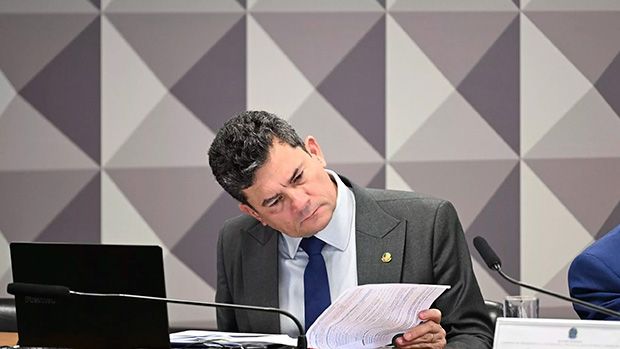 Estadão detona Moro: "herói sem nenhum caráter"