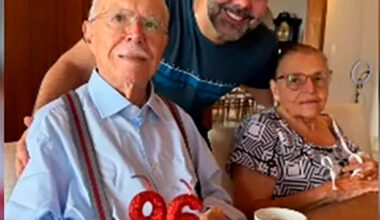 Ex-presidente, José Sarney completa 96 anos com bolo do Flamengo
