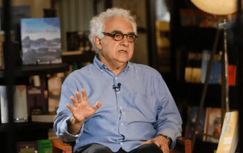 “Família de gangsters”, diz Milton Hatoum em crítica à gestão de Bolsonaro