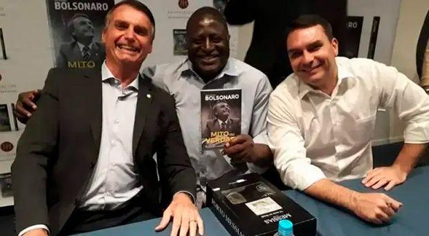 Flávio Bolsonaro escanteia Hélio ‘Negão’ e apoia outra candidatura ao TCU