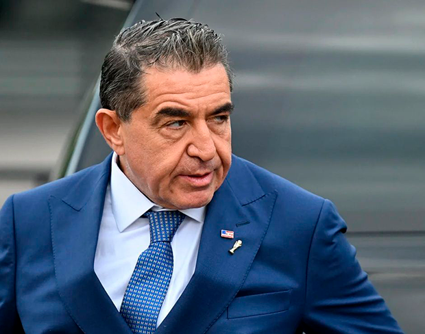 Gleisi apresenta projeto para declarar Paolo Zampolli 'persona non grata' por ofensas às mulheres brasileiras