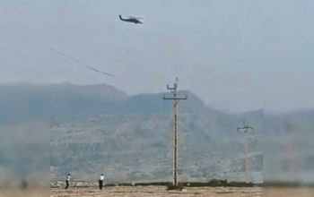 Helicópteros dos EUA são alvejados no Irã em meio a buscas por piloto