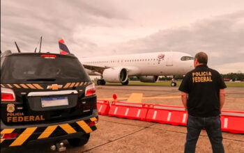 Homem é preso tentando embarcar com 10 kg de cocaína no corpo no MT