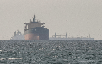 Irã libera transporte de bens humanitários pelo Estreito de Ormuz