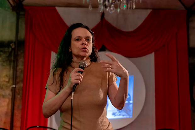 Janaína Paschoal oferece gabinete na Câmara para quebrar greve de estudantes da USP