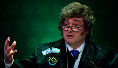 Maioria dos argentinos rejeita reeleição de Milei, aponta pesquisa