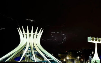 Mais de 13 mil raios caíram no DF nos primeiros três meses de 2026